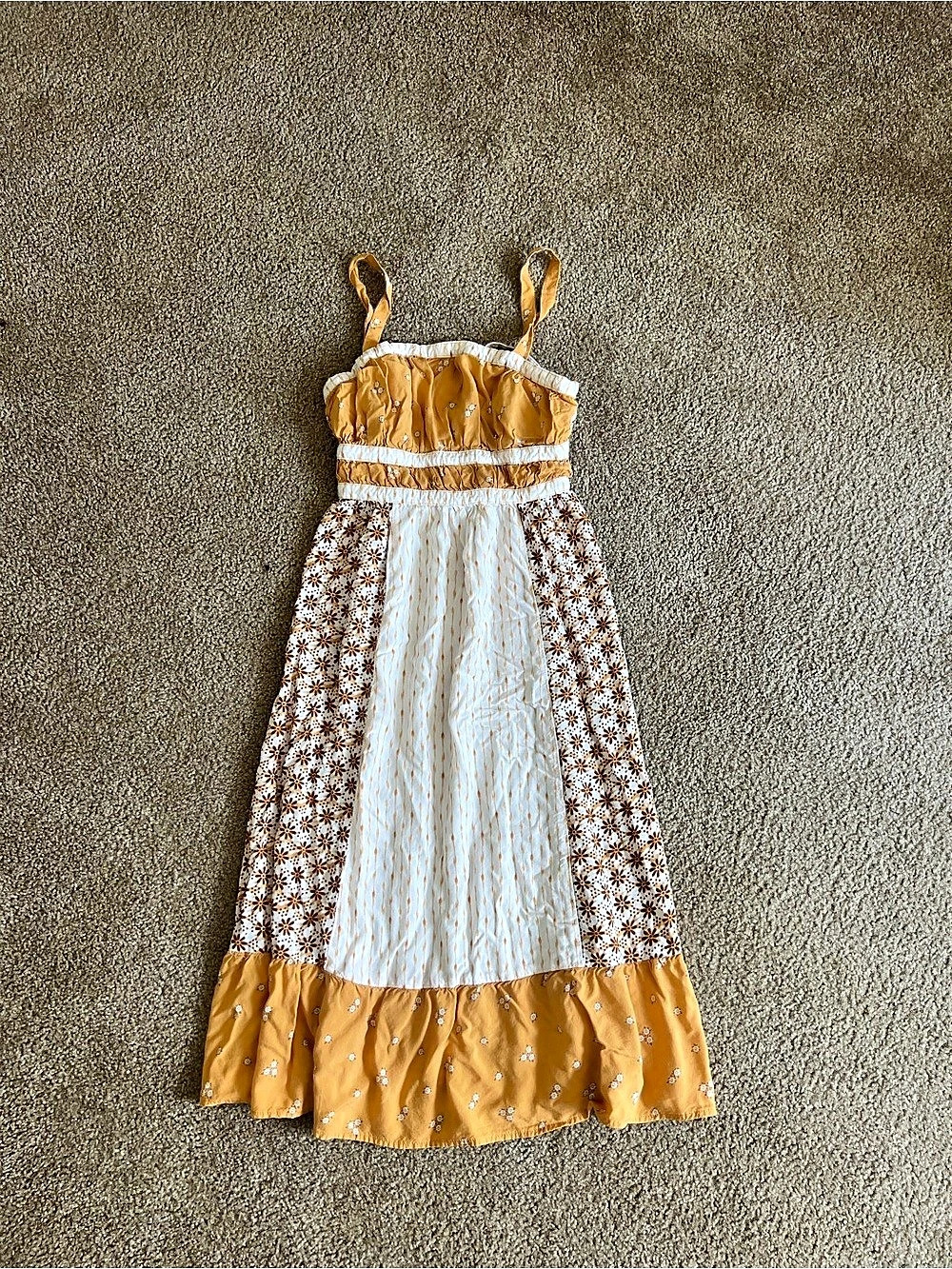 Aeropostale Floral Maxi Dress in Yellow & White Size Small Like New